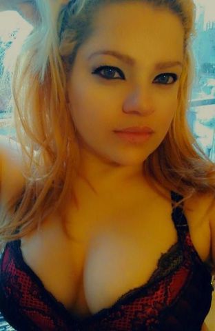 Olá amores sou uma acompanhante loira linda gostosa com um atendimento completo atendo homens e mulheres ou casais atendo em hotel ou motel me liga para marcarmos um encontro gostoso...Beijos 