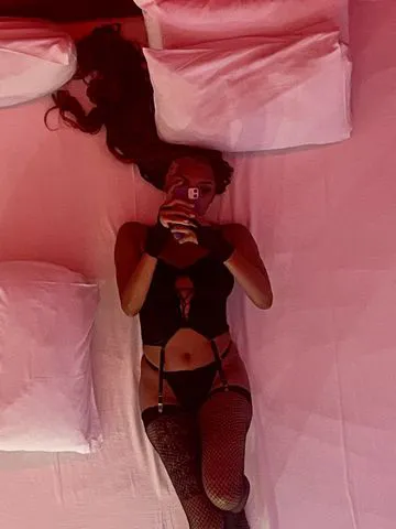 Me chamo Lu atendo em Mauá estou próxima ao motel sweet, faço oral e vaginal. Deixo que me chupem. Amo dar prazer e sentir também. Mais informações entrar em contato.