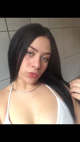 Ola vidas faço prensencial e chamadas com brinquedinhos, também tenho conteúdos sou bem carinhosa.
Só chamar no zap amores...😍😘