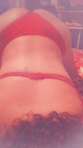 Ruiva ,alta, cacheada, branquinha , apertadinha