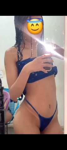 Toda magrinha aguenta vara eu adoro rebolar em cima de pau.ate cliente gozar bem gostoso 