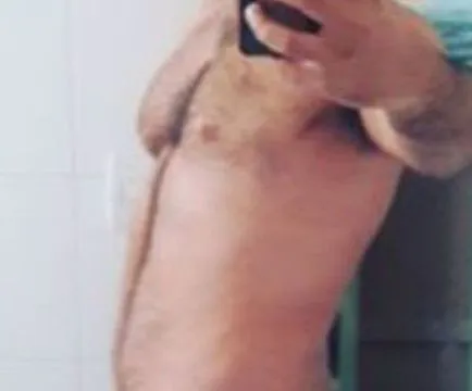 Sou Macho Ativo Leitador de Cuzinho de 
Passivos  e Versáteis curto Língua um cuzinho sem pressa, sou dedicado, curto muito línguar cuzinho de puto , meter e socar no cuzinho no pelo até dar leitada, curto muito beijar amassos, carícias e carinho. A liguanda no cuzinho  e leitada sao garantida. Ah morro de tesão enquanto línguo e meto no cuzinho que cara  me chame de teu macho e diga meu nome que é Marlon. Gosto que Geme pra mim É eu gemo muito e alto,  tenho local pra facilitar na zn sul de poa baitristeza,  tô livre todos os dias de 22h até as 11h do dia seguinte,  aceito proposta de pernoite,leitada no cuzinho por 2 x seguidas na noite,  Atendo  em casa ou motel e ou sua casa, me cuido tomo Prep,  Quem curtir só me chama no Whatsapp, preços negociáveis 