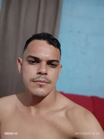 Pronto pra satisfazer vc muito bem ❤️😏