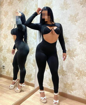 Ola nobres cavalheiros, me chamo Jordana, sou uma mulher casada muito experiente, envolvente, bem cuidada e que adora viver bons momentos.
Sou sigilosa e muito discreta, ou seja, respeito os horários, nao fico no pé e não retorno ligação ou mensagens sem ser autorizada.
Sobre meu atendimento: Meu atendimento é tranquilo e descontraído com duração geralmente de 1 hora, nao sou apressada e gosto de curtir o momento bem a vontade. No meu atendimento tem preliminar, oral, normal e anal a combinar cachê extra e têm um papo interativo também, adoro conversar, conhecer novas culturas e diferentes formas de pensamentos. ☺️
😍 Amo homens discretos, maduros e que buscam um atendimento gostoso e cheio de prazer, esses me deixam super a vontade parar dar o meu melhor🔥
Minhas fotos são verdadeiras