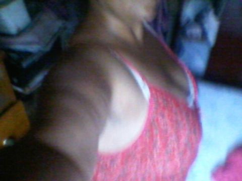 Oi, rapazes! Me chamo Yorane, tenho 44 anos e sou toda carinhosa... e safadinha! 😏 Com um corpo cheio de curvas para você se deliciar, prometo momentos de puro prazer e muita conexão. Imagine um oral bem molhadinho, daqueles que deixam você sem fôlego... E ainda deixo você finalizar na minha boquinha! 😋 Além disso, ofereço videochamadas após confirmação do pagamento, para aqueles que querem um gostinho antes de nos encontrarmos.
Não perca tempo, vem viver essa experiência comigo! Me chame agora mesmo e garanta seu momento de pura diversão. Beijos e te espero! 💋
👉 Entre em contato já e reserve seu horário! 👈

