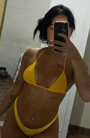 Afim de sexo gostoso bucetinha deliciosa e uma putinha safada a qualquer horário me chama fico na zona sul n tenho local 