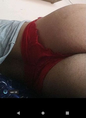 Olhos verdes.
Cintura fina.
Bem safadinha.
Buscando felicidade e espalhar mais alegria ainda. 
 Me manda mensagem vamos combinar .
Buscando sempre te dar o melhor prazer.