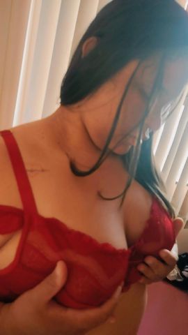 Olá meus amores, me chamo Raíssa sou uma gordinha na medida certa, para homens de bom gosto.
Faço inversão bem gostoso tudo no sigilo.
Tenho coxas grossas sou toda natural, muito simpática e educada.
Venha se deliciar nessas curvas e relaxar beijinhos. 