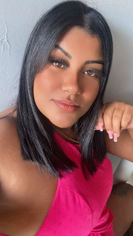 Ola me chamou Nicole sou uma morena delicada gentil amorosa com hum oral babadinho e inesquecível sou surpe tranquila adoro deixa vcs bem satisfeitos