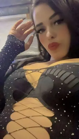 Olá me chamo brend@
Uma morena linda sensual 
Venha se satisfazer 