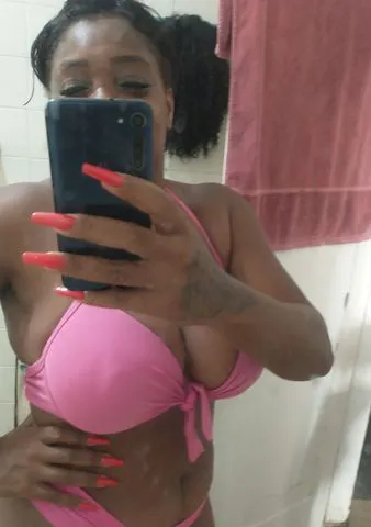 Negona louca pra senta gostoso. 
