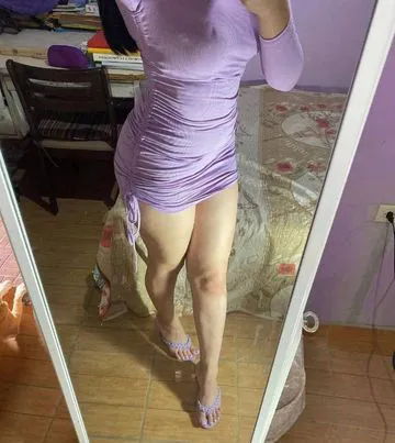 me mostro bem safada entre quatro paredes aos meus clientes. 385501