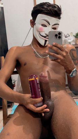 Sou magrinho 
Dotado versatil
100% discreto
Estou sem local
Atendimento  so pra homens/ casal gay/ casados / caminhoneiros 
Faco ativo / passivo/ versatil
