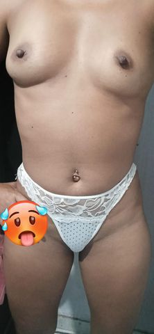 ATENÇÃO: NÃO ATENDO EM DOMICÍLIO. 
Sou morena, carinhosa e cheia de malícia. Estilo namoradinha que começa doce, mas adora provocar e deixar você no controle da vontade. Gosto de química intensa, mãos curiosas e clima quente que esquenta rápido. Se quer companhia que atiça, surpreende e não faz cerimônia, vem me descobrir.