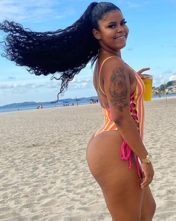 Vamos aproveitar o dia sem frescura chama aí 