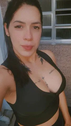 Me chamo Sheylla Silva, tenho 25 anos. Atendo em São Paulo, zona Sul com horários agendados apenas. Atendo em hotéis e salas. Não faço residência! 