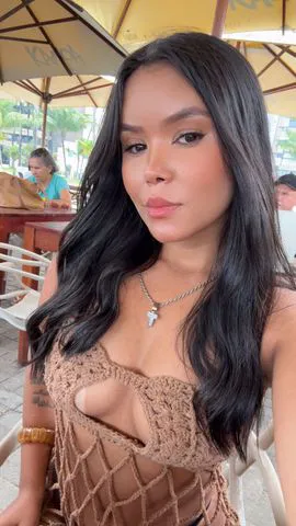 Oi amores, meu nome é Ingrid Maia.  Sou uma garota de 20 anos, morena bronzeada, olhos castanhos escuros e puxados tipo Índia, peso 54kg e tenho 1,59 altura, uma magra corpo violão, com curvas perfeitas, cabelo preto natural. Em fim, uma baiana arretada!! Sou uma garota introvertida e super educada e gente fina em, adoro conversar e ouvir, apesar de pouco tempo no ramo, eu não sou robótica!! Adoro namorar e sou bem safadinha, com respeito, claro!! Primeira vez aqui em SP. Eu sou a acompanhante perfeita para você que  procura um tempo de qualidade, desestressar e relaxar. Entre em contato e fale comigo! 👅😍😏
