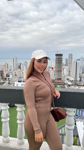 Nicole Prado  295669