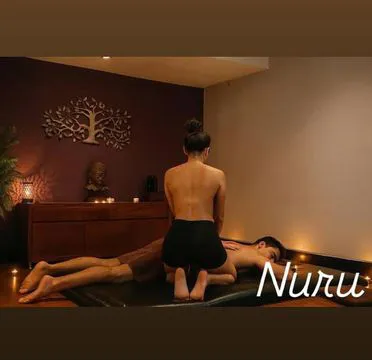 Estamos atendendo a noite até às 2:00 hs, Se você está procurando relaxar e sentir muito prazer chegou ao lugar certo, com a massagem tântrica você vai experimentar prazeres antes nunca alcançados, agende um horário comigo. Agora também atendimento a noite.