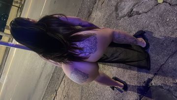 Conheça Sarah
“Para quem deseja uma experiência única e sofisticada, Sarah é a companhia perfeita. Com charme e sensualidade, ela transforma cada encontro em um momento inesquecível. A delicadeza e o profissionalismo de Sarah criam uma atmosfera de intimidade e conforto, fazendo você se sentir especial e desejado. Entregue-se ao encanto de Sarah e descubra a verdadeira essência da sensualidade e da elegância.”
