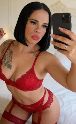 Atendo sozinha local discreto cuzinho macio sem frescura estilo namoradinha garganta profunda anal gostoso sem regular posições realizo fetiches dominação trabalho com massagens relaxante muscular ventosa tântrica nuru tailandesa prostática peniana,inversão entre outros 
Sou bonita cheirosa pele macia corpo bem cuidado faço estilo natural tudo podi acontecer só depende de vc Adoro beijos e carícias bastante oral o principal minha boquinha e bem gulosa faço face fuck oral até o final sugo todo seu leite vem tenho local sozinha com garagem não.sou fake sou apenas uma gata manhosa querendo muita pica nesse rabinho minha bucetinha piscando e mordendo seu cacete vou ti levar a loucura 