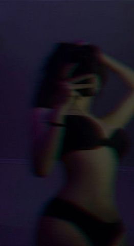 Sou uma novinha branquinha magrinha, mas com o corpo esbelto. Faço tudo sem frescura, menos anal. Beijo e dou tratamento de namorados. Não tenho local, mas podemos marcar o encontro. 
Vem saber o que é sexo bom de verdade! Prometo que não vai se arrepender!