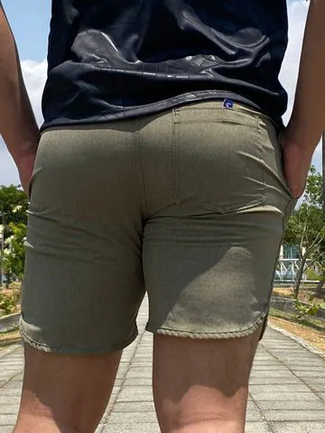 Sou Jovem de 25 anos 1,92 de altura 18 cm de dots vem me conhecer