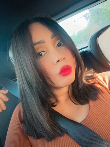 Oi, meu nome é Crismalecof, escort namoradinha de 25 anos com os peitos naturais e a bunda grande e pernas grossa. Sou uma gata, linda de rosto e com um corpo o bronzeado e cheirosa. Aqui é sem enganação ou golpes, totalmente real, zero fake, sou verificada pelo próprio site.

Meus atendimentos são bem tranquilos, sem pressa e sem agonia, nada mecânico ou robotizado comigo você pode gozar até 3 vezes dentro do horário contratado.

No momento estou sem local próprio, mais atendo em em motéis, hotéis, pousadas, flat de clientes, domicílio de clientes, local de trabalho do cliente, e vou também em caminhão grande

Peço que você seja objetivo ao marca seu horário comigo, aviso que a minha educação vai depende da sua. Não transo sem camisinha, então por favor respeite minha opinião.

Eu aceito pix dinheiro e cartões, fale comigo no meu whatsapp pra marcar horário 81995461334. Estou na região de Apipucos, em Recife, um grande beijo.