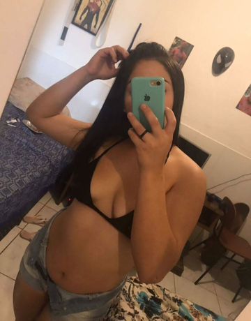 Ola vidas faço presencial 
Vendo conteúdos e faço chamada 
Sou bem carinhosa faço tudo 
Só chamar no zap..😘😍