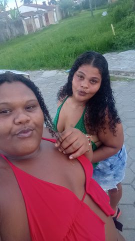 Duas gordinhas gostosas sexy em busca aventuras sexuais , satisfazemos todos os seus desejos venha se divertir conosco!! Peitudas e rabudas temos um local  agradável disponíveis para atendimentos juntas e individuais nos chame que mandamos mais fotos 