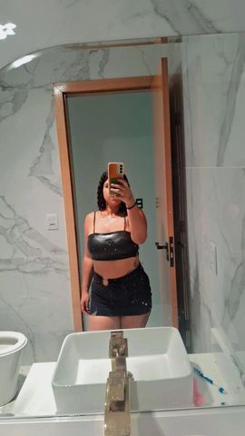 LEIA COM ATENÇÃO MEU AMOR💘 
COM LOCAL
Novinha rainha do oral e tatuada 😋 
Morena curvas perfeitas natural
Faço Realizações de feitiches ,estilo namoradinha , e também submissa .
Eai meu amor vamos fazer um amorzinho gostoso mando fotos somente pelo WhatsApp