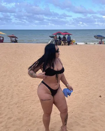 Uma gordinha gostosa e safada