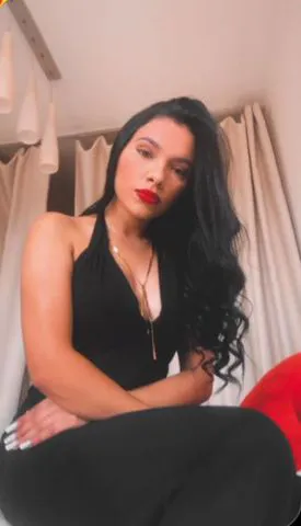 Momento inesquecível com uma morena de corpo natural e com curvas, simpática e carinhosa.
Me chamam de Gueixa