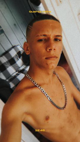 Garoto com fogo🔥 298178