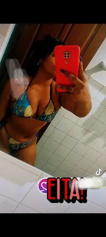 Uma bela morena dona de um oral de levar as loucuras uma buceta gg bem avantajada bem limpinha raspadinha e cheirosinha ,disponível para atendimento em motel hotéis ou residências 