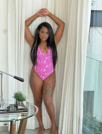 Baiana quente oral babado e faço anal 
Tenho local 