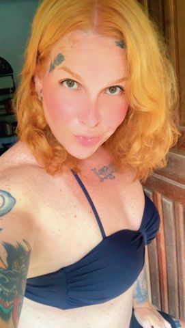 Oi amores, sou uma ruiva cavalona  bem safada. Tenho uma personalidade dominante e adoro realizar fetiches, anal, inversão, humilhação, spanking, dominação, etc … tenho formação em massoterapia e faço massagem também. Local próprio num lugar muito tranquilo, com estacionamento. 