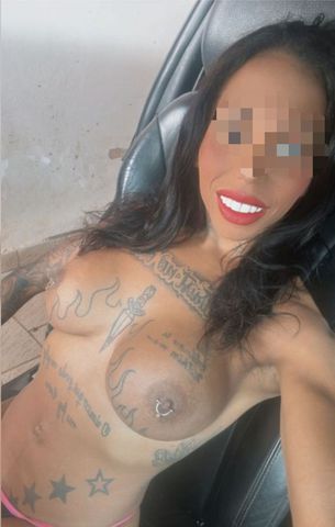 Sou uma acompanhante de luxo, mas não pense em mim apenas como alguém que pode te proporcionar momentos de prazer. Eu sou muito mais que isso, sou a mulher que vai te surpreender e te encantar, te fazer querer sempre mais.

Sou uma morena tatuada, com os olhos castanhos que você vai se perder. Tenho um biotipo que você vai adorar, baixa, com 1.50m de altura e 43 kg, manequim 34.

Tenho seios grandes e siliconados que são provocantes, e tatuagens e piercings que com certeza vão te atrair ainda mais.

Sou educada, carinhosa e muito sexy, com várias facetas que são uma mais encantadora que a outra. Sou dominadora, mas também posso inverter os papéis, se você quiser experimentar algo diferente. Sou bem safadinha, posso ser a namoradinha que você sempre sonhou, e adoro experimentar coisas novas.

Estou certa de que você está à procura de uma experiência que vai além do comum, certo algo que te pegue de surpresa, que te faça esquecer do tempo e se envolver por completo, sem reservas.

Pois bem, você acabou de encontrar a pessoa certa para isso, e estou aqui para te seduzir e te convidar a mergulhar em um mundo de prazer. Sou safadinha, mas também posso ser a namoradinha que você sempre sonhou. Gosto de variar, de viver novas experiências, claro, tudo sempre com muito respeito e carinho.

Estou aqui para te ajudar a realizar todas as suas fantasias, vem ter um encontro inesquecível. Seja para algo mais sensual e romântico, ou apenas um sexo gostoso para curtir e relaxar, estou pronta para tudo isso.

Realizo chuvas dourada, squirting, cbt, humilhação, entre outros.

Faço chamadas de vídeos, sexting, avaliação de pau, pack e vídeos personalizados.

Vídeos de chuva marrom e dourada

Entre em contato comigo através do número e venha me encontrar aqui na cidade de Indaiatuba. Eu fico aqui te esperando para termos uma ótima experiência de prazer e de completa satisfação.

Atendimento 24 horas