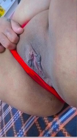 120$$

Bucetinha e boquete  .... 

Usa camisinha 

Sem capa e 170$$ 

Rapidinha 80$$ 


Somente chupa boquete 50$$