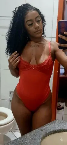 Sem anal 
Com local no centro do Rio de Janeiro 