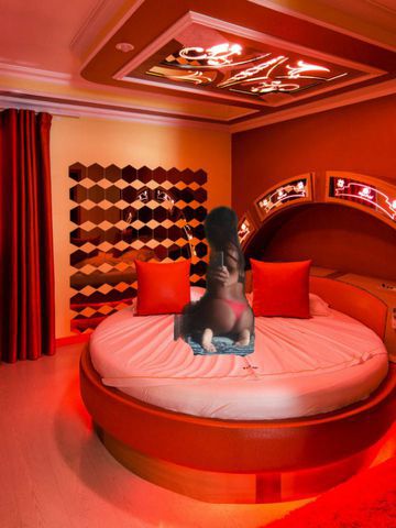 Sou cd e curto.anal.Meu programa e 80 reais por 2 hora em hotel,motel,residência depende do lugar,da distância.Faco boquete gostoso sem  camisinha pode gozar quantas vezes quiser,só não engulo,sou carinhosa, faço  o que sua mulher não faz,sem frescura,sou limpo,cabelos,cheirosos .Se curte anal faço melhor que mulher.Não curto drogas,bebidas,violência.Adoro coroas.