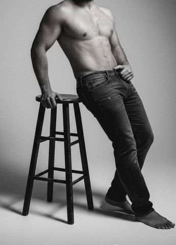 Acompanhante masculino  335575