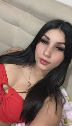 Magra branquinha gostosa seios naturais bumbum durinho