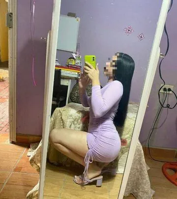 me mostro bem safada entre quatro paredes aos meus clientes. 385503
