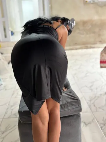 Sou uma mulher discreta, educada e higiênica. Meu atendimento é único e diferenciado, ofereço uma experiência além do sexo. 