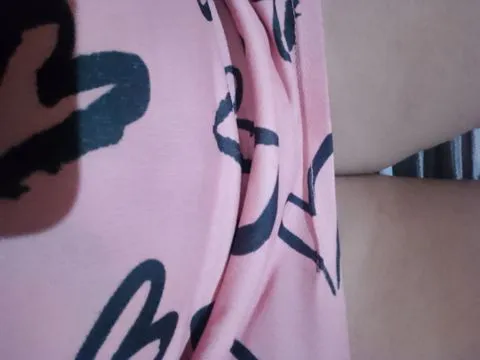 Sou lésbica não tenho experiência com homem se eu sair não topo anal nem oral e não tenho local botei o anúncio pq estou passando por uma barra bem difícil. Obs: só fale se for coroa acima de 40 anos