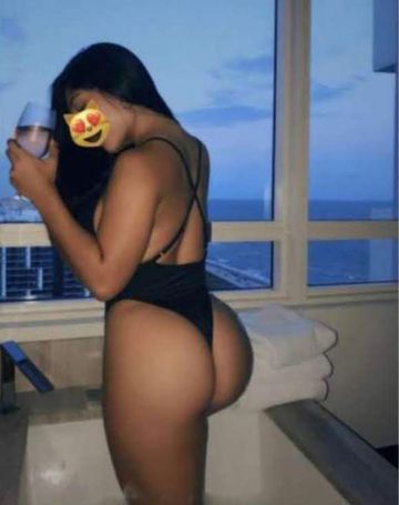 Oi meus lindos, meu nome é Jenifer e meu atendimento é super diferenciado, pois sou uma garota de programa estilo namoradinha, gosto de fazer uma massagem antes para começar bem gostoso.

Amo muito preliminares porque é nas preliminares que o meu fogo e tesão vão aumentando cada vez mais. Na cama sou muito carinhosa, extrovertida, simpática e atenciosa, meu encontro não tenho frescuras.

Estou atendendo na cidade de São Paulo, Próximo á Av Paulista, me chama no WhatsApp pelo número 11987797586 e vamos agendar um horário, beijos.