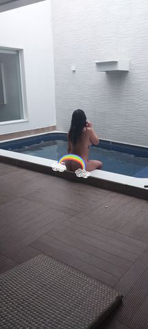 Ola meus amores lindos☺, sou Alice tenho 25 aninhos, e vou fazer com que vc fique totalmente relaxado ao meu lado ok?!
No meu atendimento faço um oral bem molhadinho, beijo na boca ,vaginal qualquer posição, eu faço tudo com total entrega, e claro,tudo como uma verdadeira namoradinha,que vai fazer com que se realize totalmente ao meu lado.
Te espero ,venha agendar um momento ao meu lado,deixe uma mensagem no meu numero de whatsapp.
