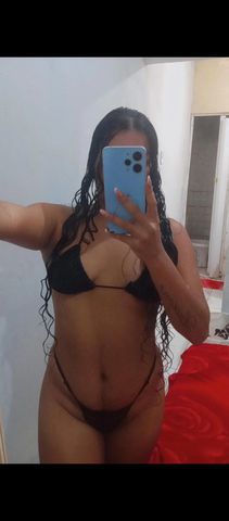 Olá meus queridos, eu sou a Samira Calheiros, uma acompanhante linda, corpo escultural e aquele sorriso que vai te deixar viciado. Morena de pele macia, cachos irresistíveis e uma pegada quente, que mistura carinho com atitude.

Total descrição e respeito, carinhosa, envolvente e pronta pra te fazer esquecer o mundo lá fora sou uma mulher diferente, para te garantir o melhor momento de prazer.

Não faço anal!!!!

Atendo 24h, basta me chama no whatsapp. Atendo em Maceió, em hotéis, motéis ou no meu local. Me chama no whatsapp para marcarmos nosso encontro, estou te esperando, beijinhos