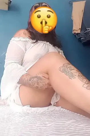 Tatuada de 1.57 de pura safadeza, cheirosa, carinhosa, e se vc precisar até conselheira, porque aqui o intuito é vc sair satisfeito, sem frescuras, dizem que o meu oral é enlouquecendo. Venha brincar comigo😘
Atendo presencial e virtual, tenho vário conteúdos tbm 🤫 
* Não faço anal. 
* Não faço sem preservativo.
